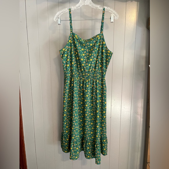 Toad&Co Dresses & Skirts - Toad & Co womens green floral Bella dress with pockets
Womens size small